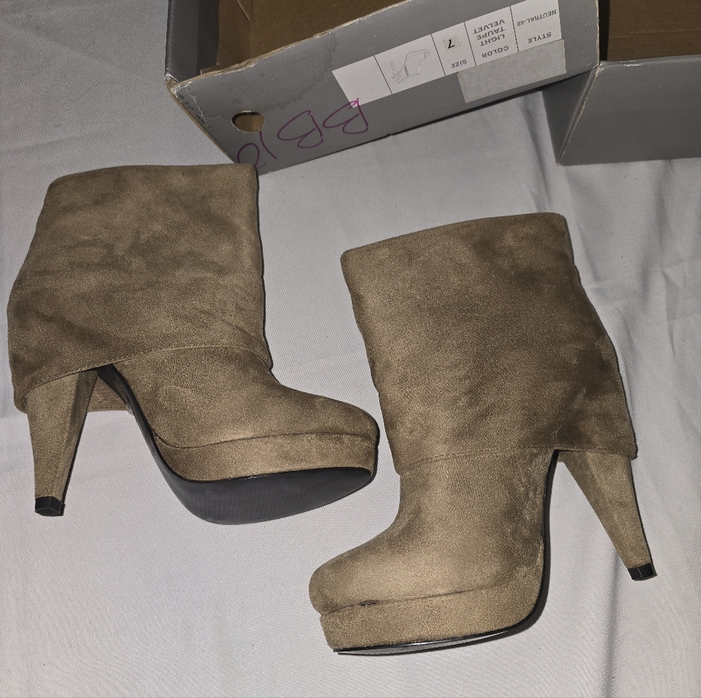 NEW CHARLOTTE RUSSE BOOTS - Picture 2 of 4